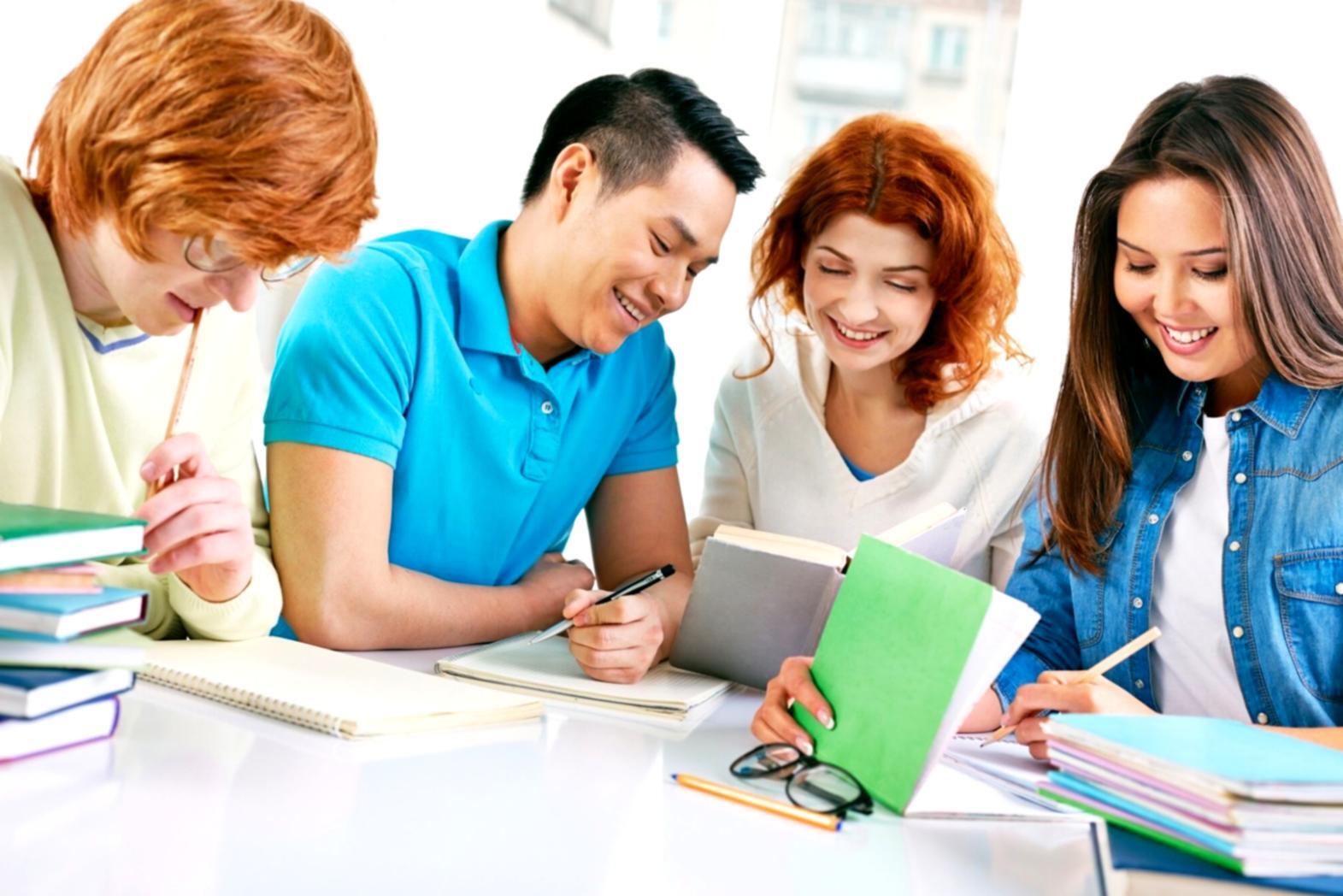 Weekend workshop environment with students practicing SEO tool implementations